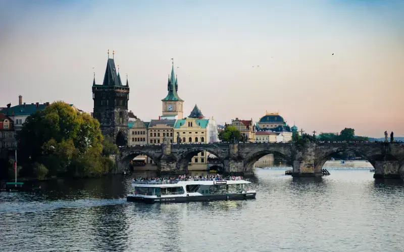 10 Costly Mistakes First-Time Europe Travellers Make (And How to Avoid Them)