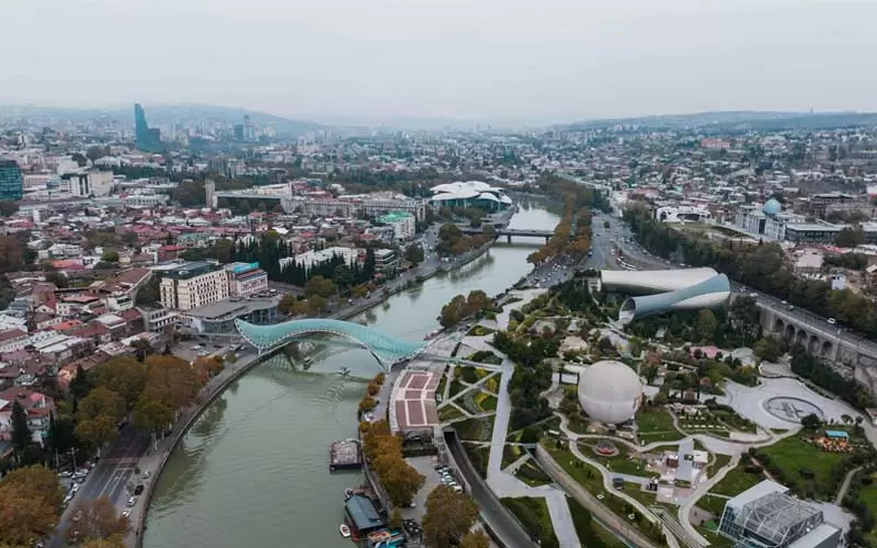 Georgia Travel Guide: Discover the Land of Vineyards, Mountains, and Living History