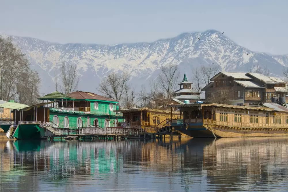 Srinagar – Gardens, Lakes and Local Life